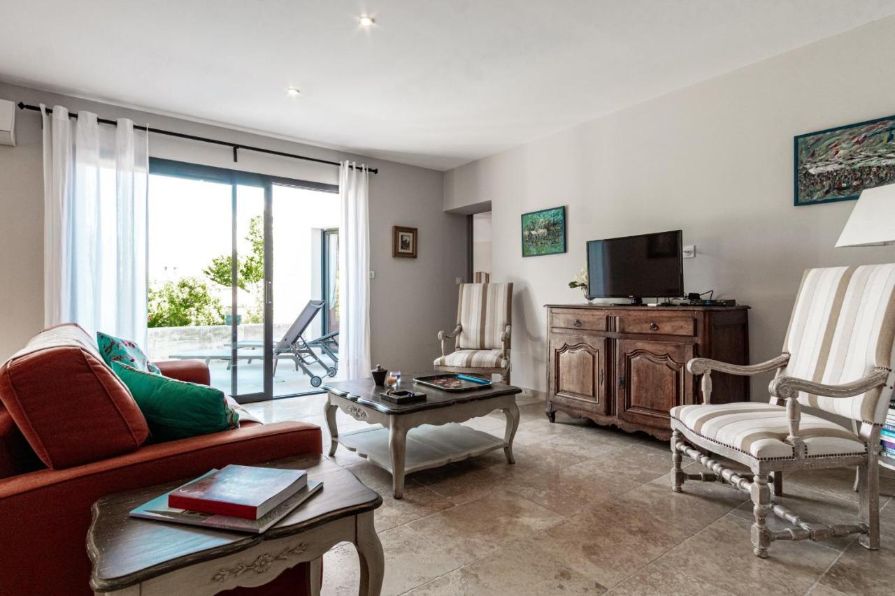 La Verdiere - Contemporary House With Garden And Private Pool LʼIsle-sur-la-Sorgue 외부 사진